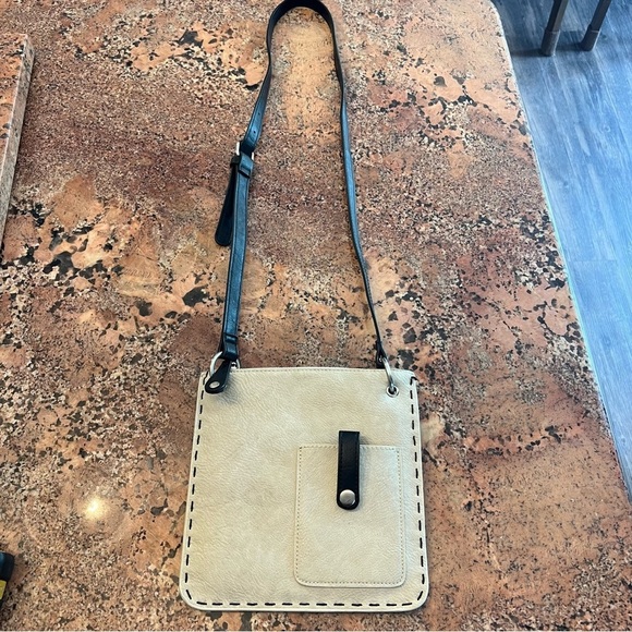 Shiraleah Cream and Black Crossbody Bag - Picture 12 of 12